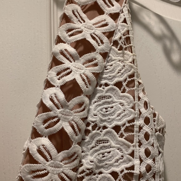 White crochet lace maxi with nude lining - Picture 6 of 9
